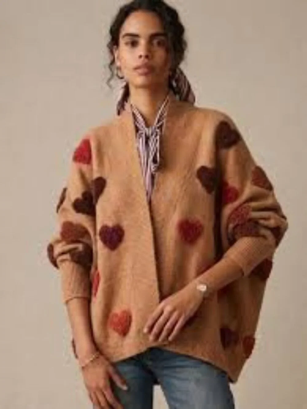 look by m new york beige sweater with red hearts